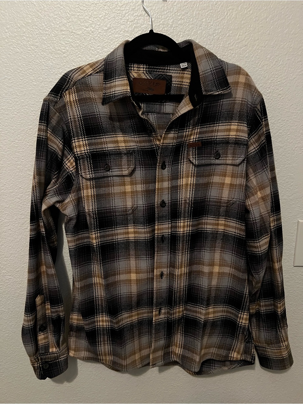 Orvis Men's Plaid Button-Down Shacket Black and Brown